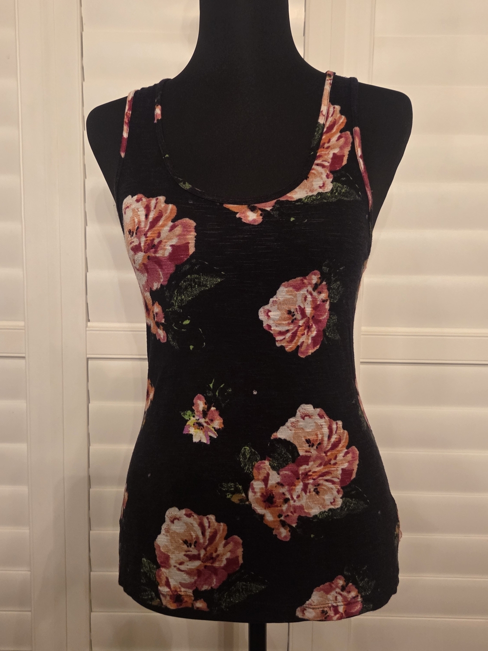 Silence + noise Black Floral Scoop Tank with Pink Roses